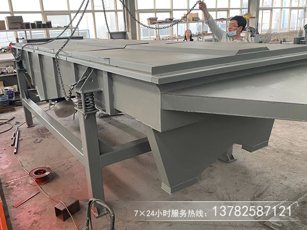 无粘性干式粉末、颗粒物料的筛分和除杂选用直线筛